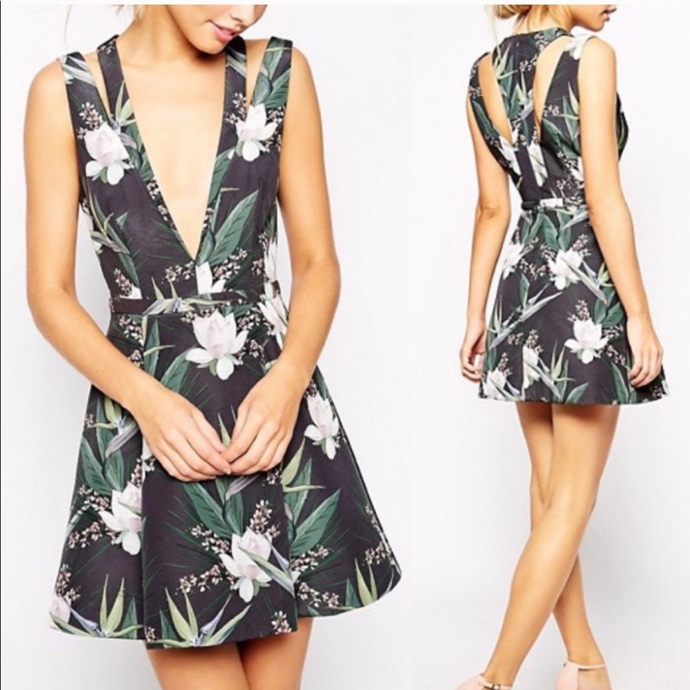 Stylestalker Catch A Wave Dress in Dark Tropical